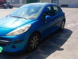 Usata 2008 Peugeot 207 Tre volumi | 1500 € (Ottimo prezzo)