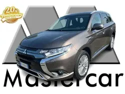 Grigio Usata 2019 Mitsubishi Outlander P-HEV Instyle SUV | 18.900 €