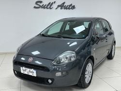 Grigio Usata 2015 Fiat Punto Lounge Tre volumi | 6900 € (Buon prezzo)