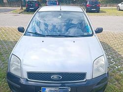 Grigio Usata 2004 Ford Fusion Monovolume | 1800 € (Buon prezzo)