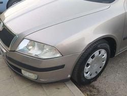 Grigio Usata 2007 Skoda Octavia Ambiente Tre volumi | 2500 € (Buon prezzo)