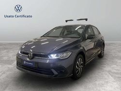 Smoky grey metallizzato Usata 2023 VW Polo Life Tre volumi | 18.900 € (Buon prezzo)
