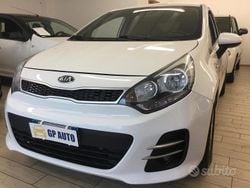 Bianco Usata 2015 Kia Rio Tre volumi | 6999 € (Cara)