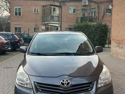 Grigio Usata 2010 Toyota Verso Monovolume | 3800 €