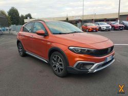 Arancione Usata 2023 Fiat Tipo Cross Tre volumi | 16.900 € (Buon prezzo)