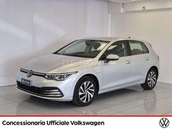 Grigio Usata 2022 VW Golf VIII Style Tre volumi | 26.590 € (Buon prezzo)