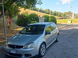 Usata 2006 VW Golf V Sportline Tre volumi | 3000 € (Buon prezzo)