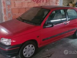 Usata 1996 Renault Clio Tre volumi | 3000 €