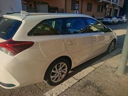 Bianco Usata 2016 Toyota Auris Touring Sports Active Station wagon | 12.500 € (Molto cara)