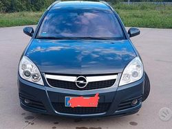 Usata 2006 Opel Vectra Cosmo Station wagon | 2200 € (Buon prezzo)