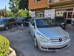 Grigio Usata 2008 Mercedes 200 Due volumi | 3500 €