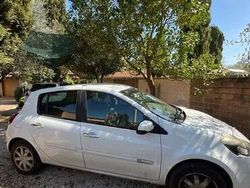 Bianco Usata 2009 Renault Clio III Due volumi | 3000 €