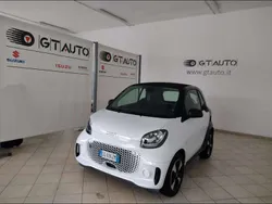 Bianco tetto nero Usata 2021 Smart ForTwo Electric Drive Passion Coupé | 15.900 € (Buon prezzo)