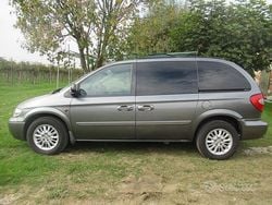 Grigio Usata 2007 Chrysler Voyager Monovolume | 4900 € (Cara)