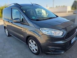 Grigio Usata 2016 Ford Tourneo Courier Monovolume | 8499 € (Buon prezzo)