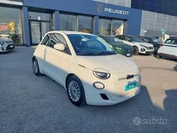 Bianco Usata 2023 Fiat 500e Tre volumi | 14.900 € (Super prezzo)