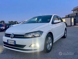 Bianco Usata 2019 VW Polo Comfortline Tre volumi | 11.700 € (Buon prezzo)