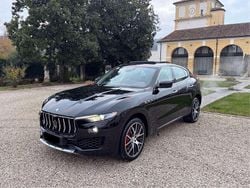 Nero Usata 2017 Maserati Levante SUV | 42.900 € (Buon prezzo)