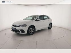 Pure white Usata 2023 VW Polo Life Tre volumi | 17.400 € (Buon prezzo)