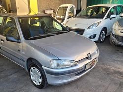 Argento Usata 2000 Peugeot 106 Due volumi | 2500 € (Buon prezzo)