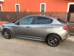 Grigio Usata 2019 Alfa Romeo Giulietta Tre volumi | 12.000 € (Buon prezzo)