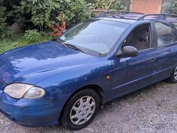Blu Usata 2000 Hyundai Lantra Tre volumi | 650 €