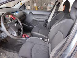 Verde Usata 2006 Peugeot 206 Station wagon | 2700 € (Buon prezzo)