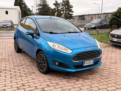 Blu Usata 2016 Ford Fiesta Tre volumi | 4999 € (Buon prezzo)