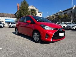 Rosso Usata 2017 Toyota Yaris Hybrid Style Tre volumi | 11.900 € (Buon prezzo)
