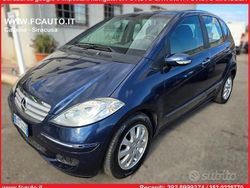 Blu/azzurro Usata 2008 Mercedes A180 Classic Tre volumi | 3500 € (Buon prezzo)