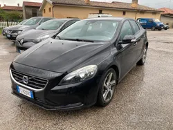 Nero Usata 2016 Volvo V40 Kinetic Station wagon | 11.200 € (Cara)