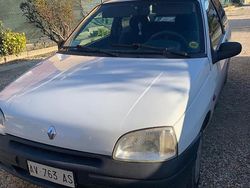 Bianco Usata 1997 Renault Clio Due volumi | 1000 €
