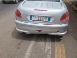 Usata 2004 Peugeot 206 Cabrio | 700 €