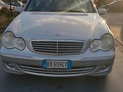 Grigio Usata 2001 Mercedes C200 Elegance Tre volumi | 2100 € (Buon prezzo)