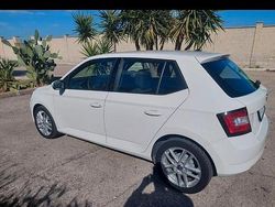 Bianco Usata 2018 Skoda Fabia Tre volumi | 9000 € (Buon prezzo)