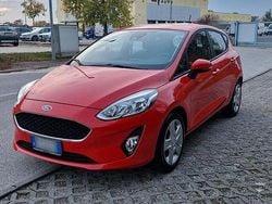Rosso Usata 2017 Ford Fiesta Tre volumi | 9700 € (Buon prezzo)