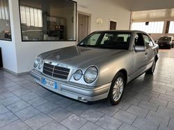Grigio Usata 1999 Mercedes E200 Elegance Tre volumi | 2999 €