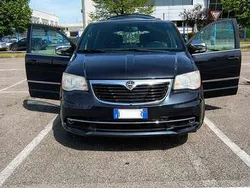 Blu/azzurro Usata 2014 Lancia Voyager S Monovolume | 12.000 € (Buon prezzo)