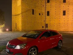 Usata 2008 Opel Astra GTC Coupé | 4500 € (Molto cara)