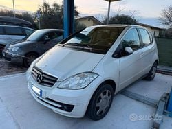Bianco Usata 2011 Mercedes A160 Tre volumi | 2900 € (Ottimo prezzo)