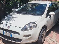 Bianco Usata 2014 Fiat Punto Easy Tre volumi | 4700 € (Cara)