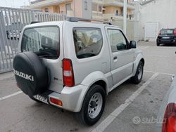 Grigio Usata 2010 Suzuki Jimny SUV | 12.500 € (Buon prezzo)