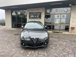 Grigio Usata 2015 Alfa Romeo Giulietta Exclusive Tre volumi | 2900 € (Ottimo prezzo)