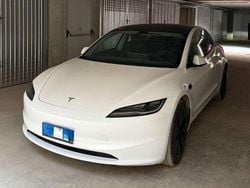 Usata 2023 Tesla Model 3 Standard Range Tre volumi | 31.800 € (Buon prezzo)
