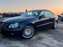 Blu Usata 2007 Mercedes CLK220 Elegance Coupé | 6990 € (Buon prezzo)