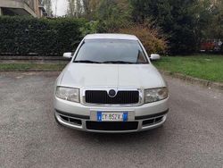 Argento Usata 2005 Skoda Superb Comfort Tre volumi | 1900 €
