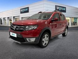 Rosso Usata 2016 Dacia Sandero Prestige Due volumi | 8450 € (Buon prezzo)