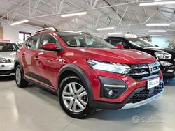 Rosso Usata 2022 Dacia Sandero Comfort Tre volumi | 13.500 € (Buon prezzo)