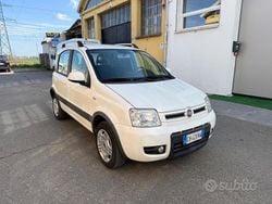 Bianco Usata 2012 Fiat Panda Climbing Tre volumi | 4600 € (Buon prezzo)