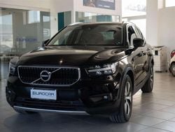 Nero / black Usata 2020 Volvo XC40 Momentum SUV | 22.600 € (Buon prezzo)